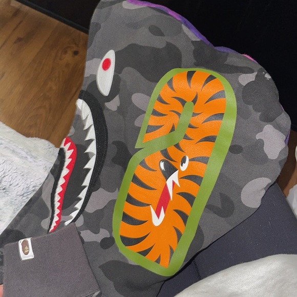 ORIGINAL BAPE SPLIT CAMO ZIP UP WITH FACE MASK! - Picture 4 of 7